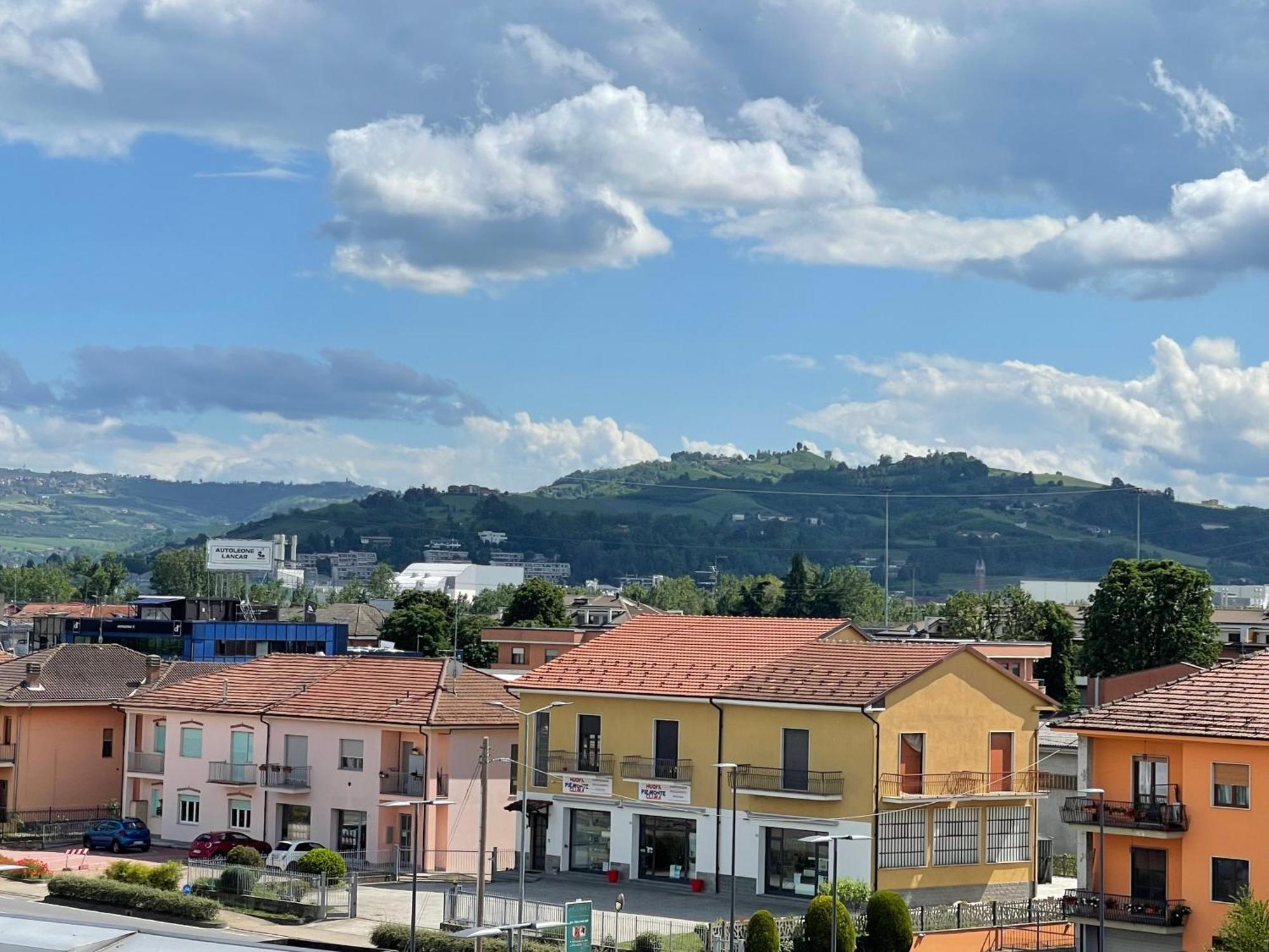 Borgo Divino Apartment Alba  Bagian luar foto